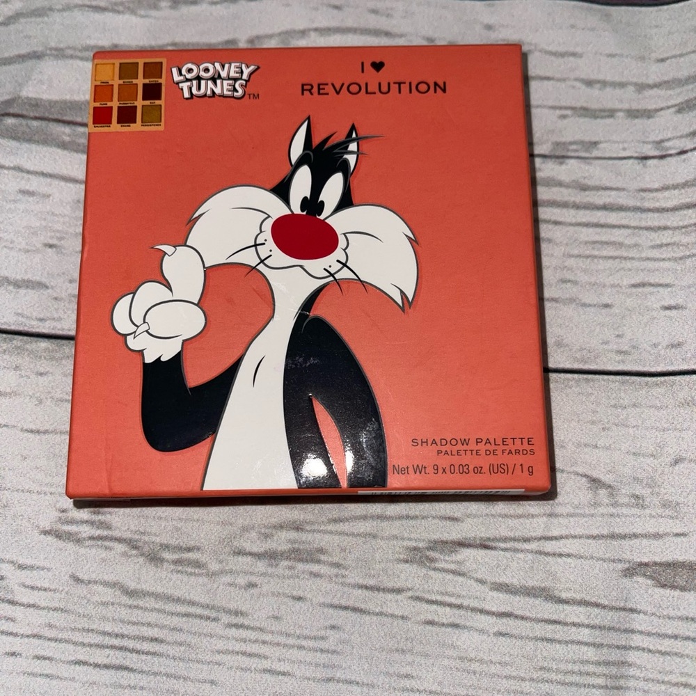 Sylvester Mini Shadow Palette Revolution Looney Tunes